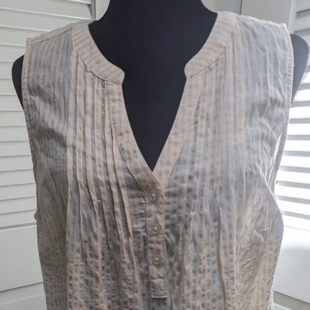 Women's Size 1X Sleeveless Summer Top in Seersucker